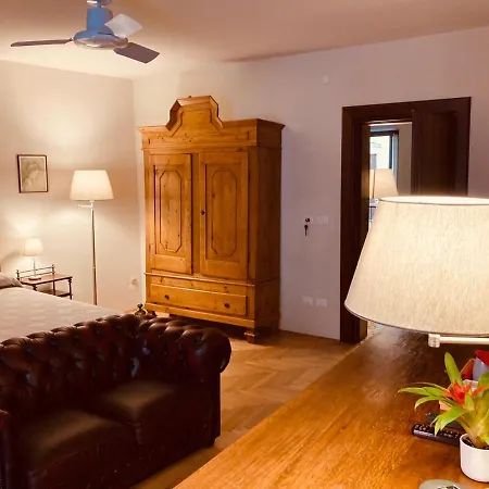 Mario Number 8 Apartment *